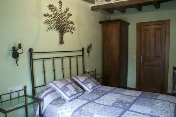 Habitación 4 (primera planta) Habitación 4 (primera planta)