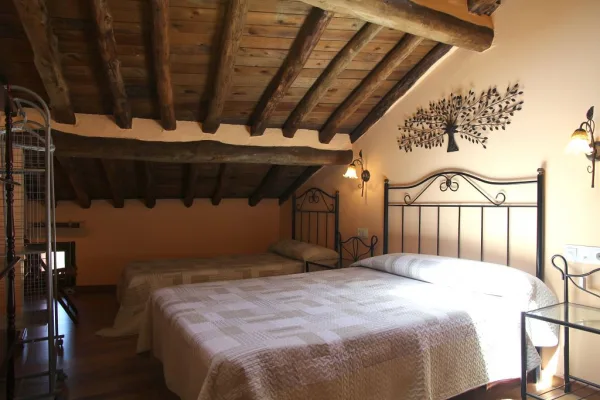 Habitación 7 (buhardilla) Habitación 7 (buhardilla)