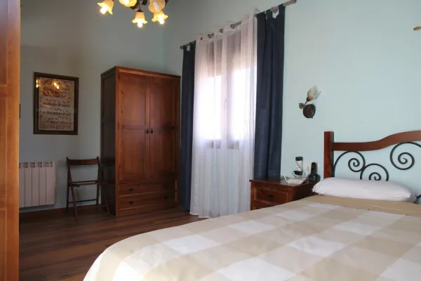 Habitación 8 (buhardilla) Habitación 8 (buhardilla)