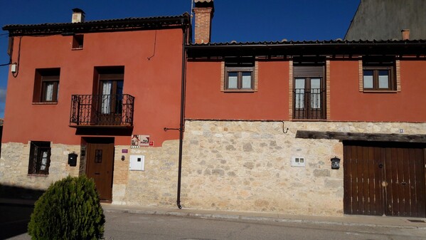 Fachada exterior de la casa calle del Ro